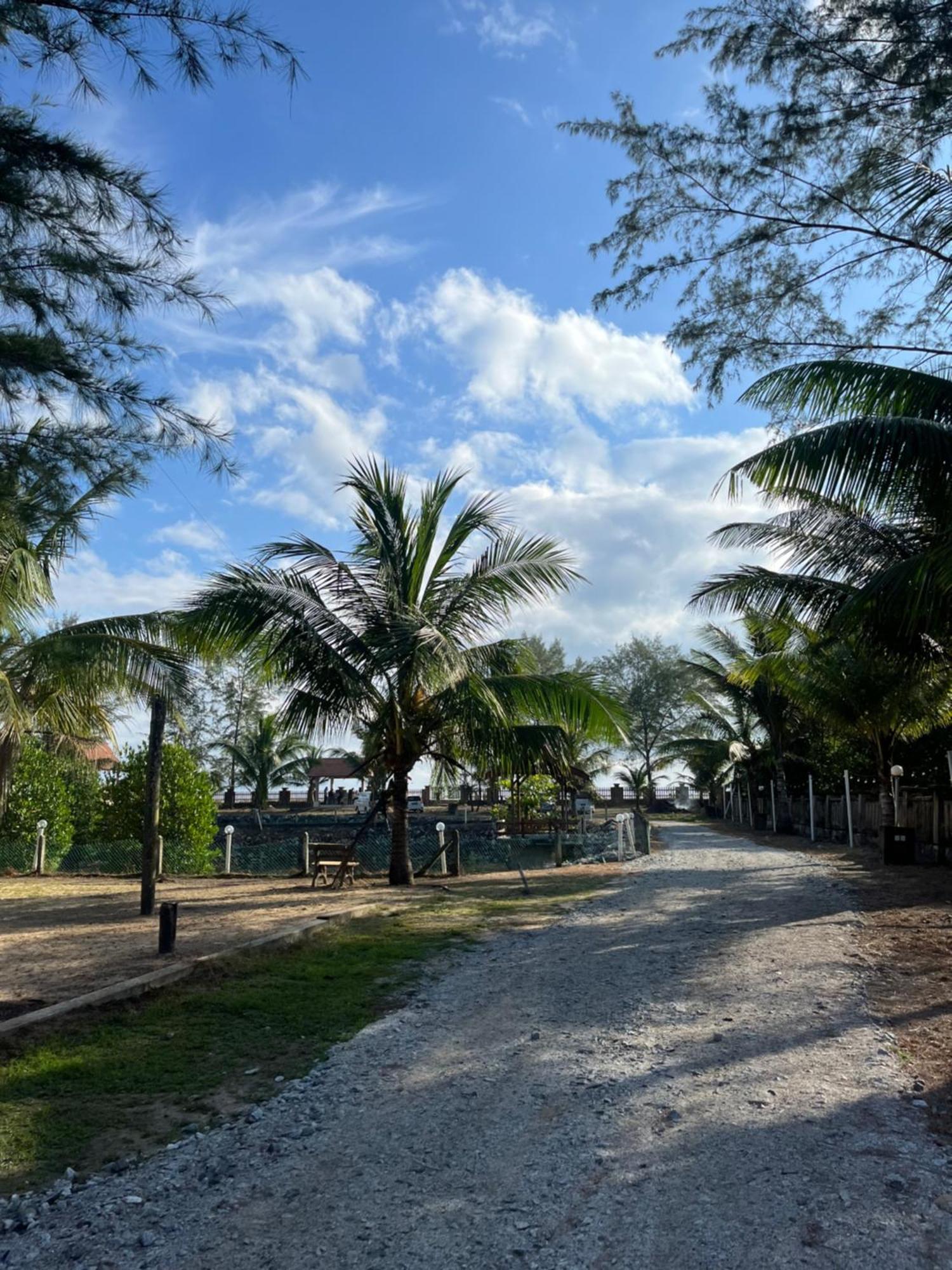 Kanza Beach Inn Marang Buitenkant foto